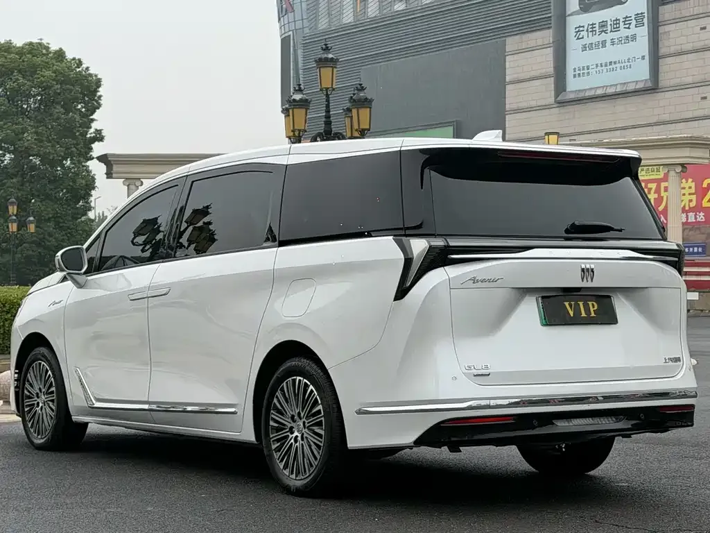 Buick GL8 Hybrid — фото 9