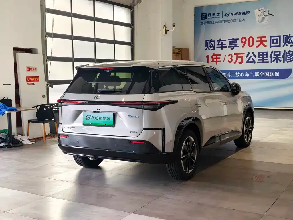 Toyota bZ3X — фото 4