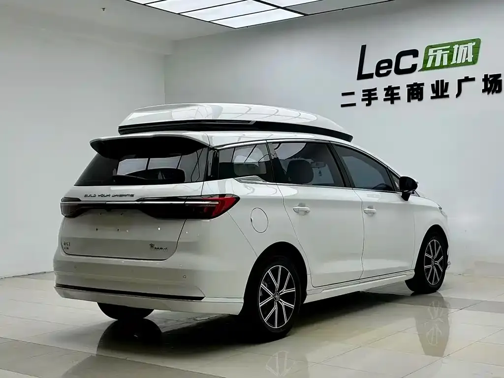BYD MAX New Energy — фото 4