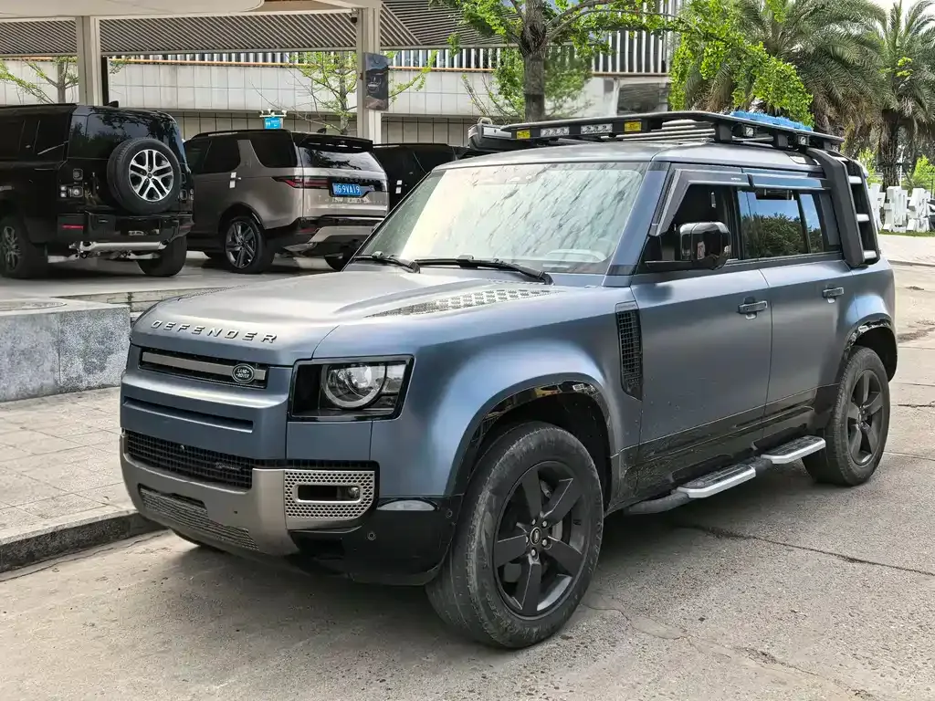 Land Rover Defender — фото 1