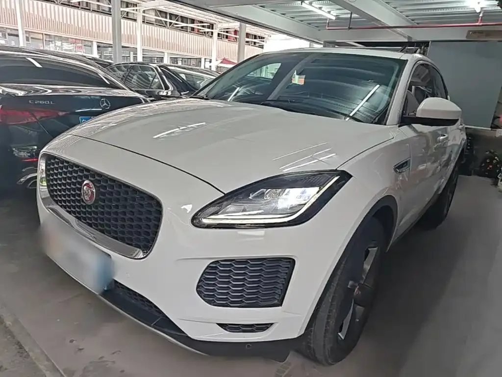 Jaguar E-PACE — фото 1