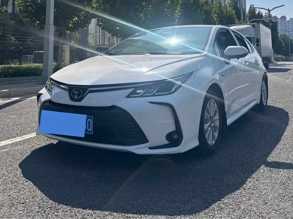 Toyota Corolla — фото 1