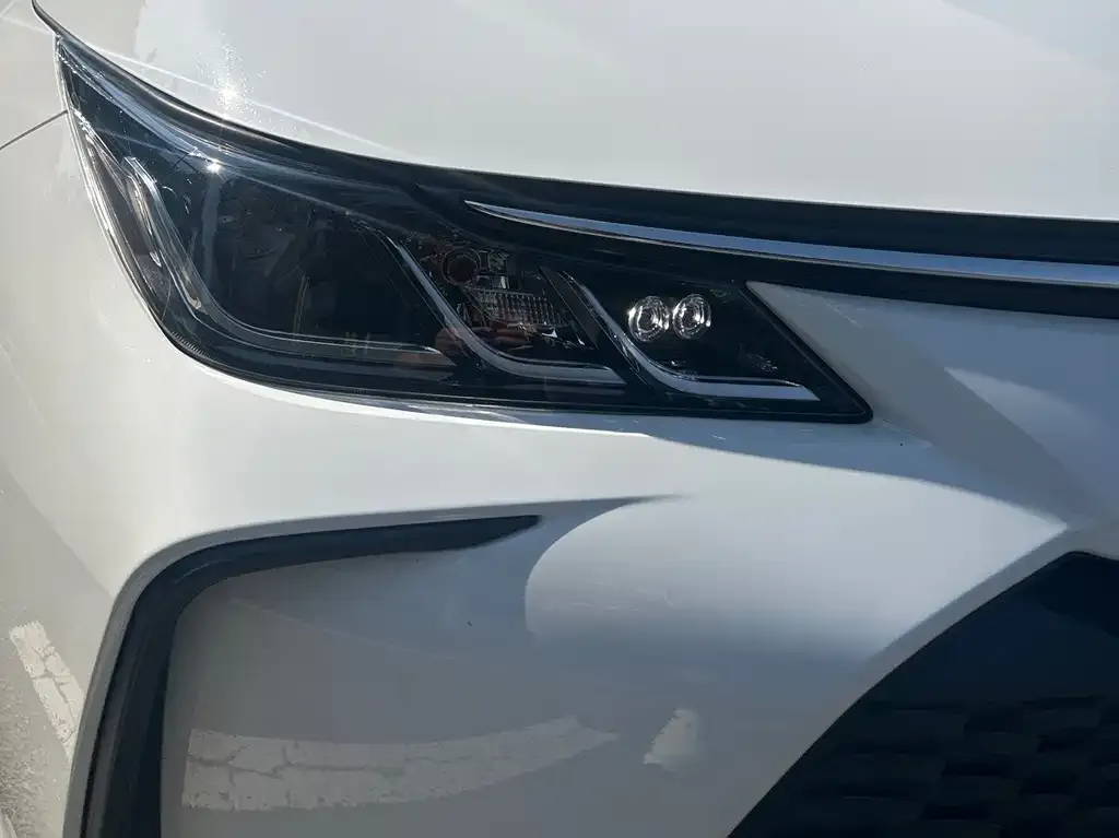 Toyota Corolla — фото 2