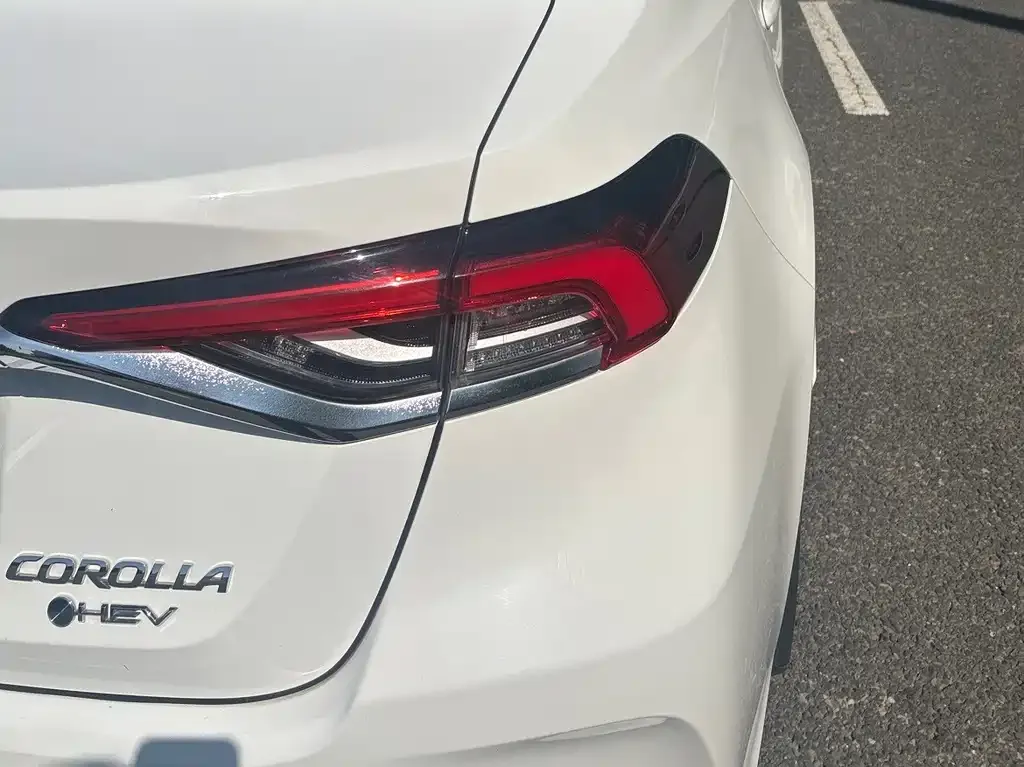 Toyota Corolla — фото 3