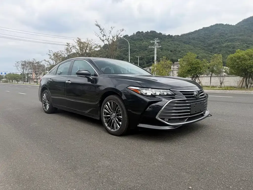 Toyota Avalon — фото 2