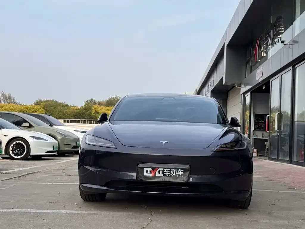 Tesla Model 3 — фото 3