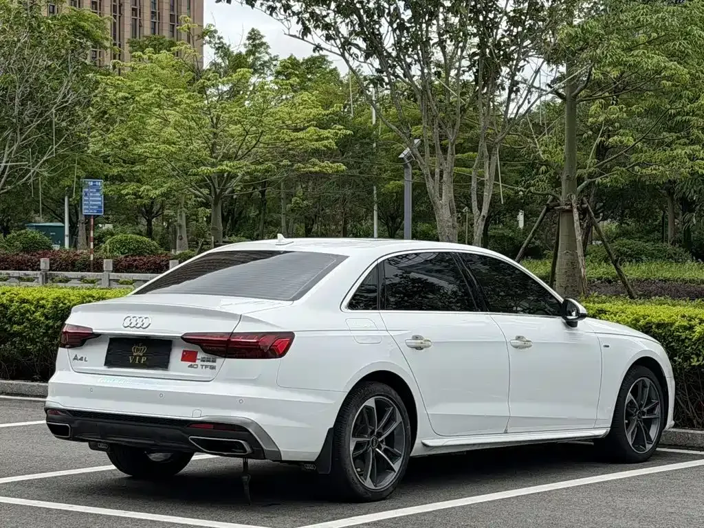 Audi A4L — фото 5