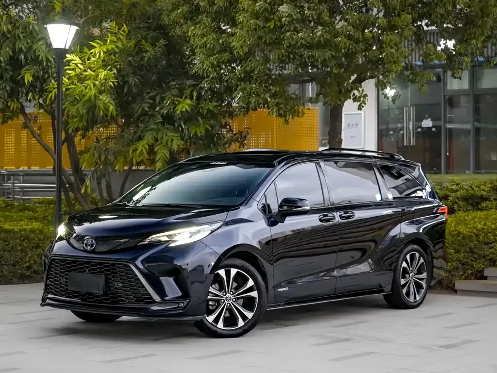 Toyota Granvia — фото 2
