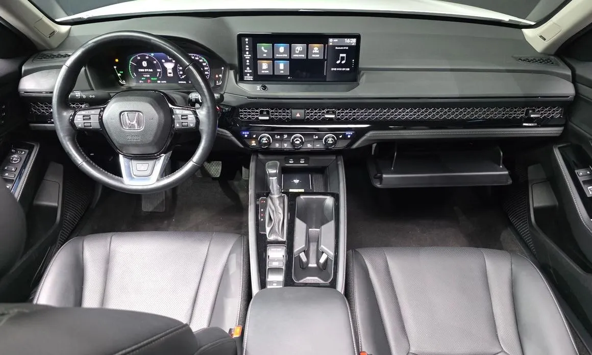 Honda Accord — фото 10