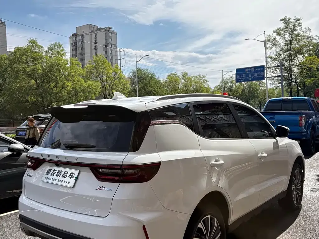 Geely Vision X6 — фото 10