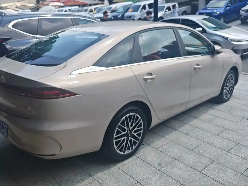 Roewe i6 — фото 6