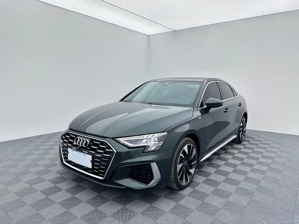 Audi A3 — фото 1