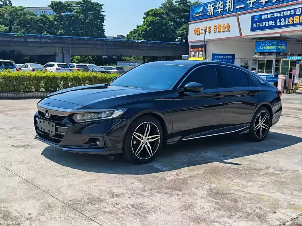 Honda Accord — фото 1