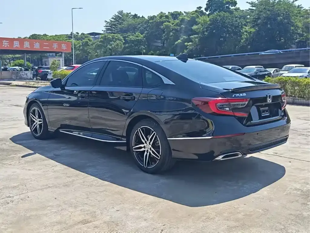Honda Accord — фото 6