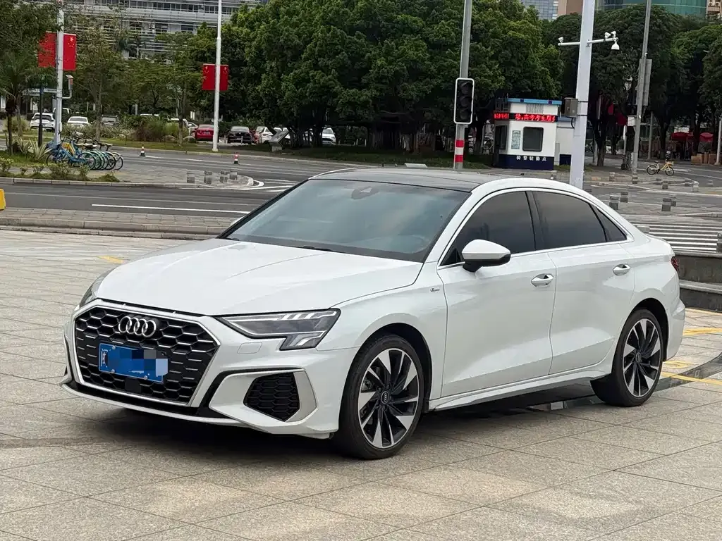 Audi A3 — фото 1