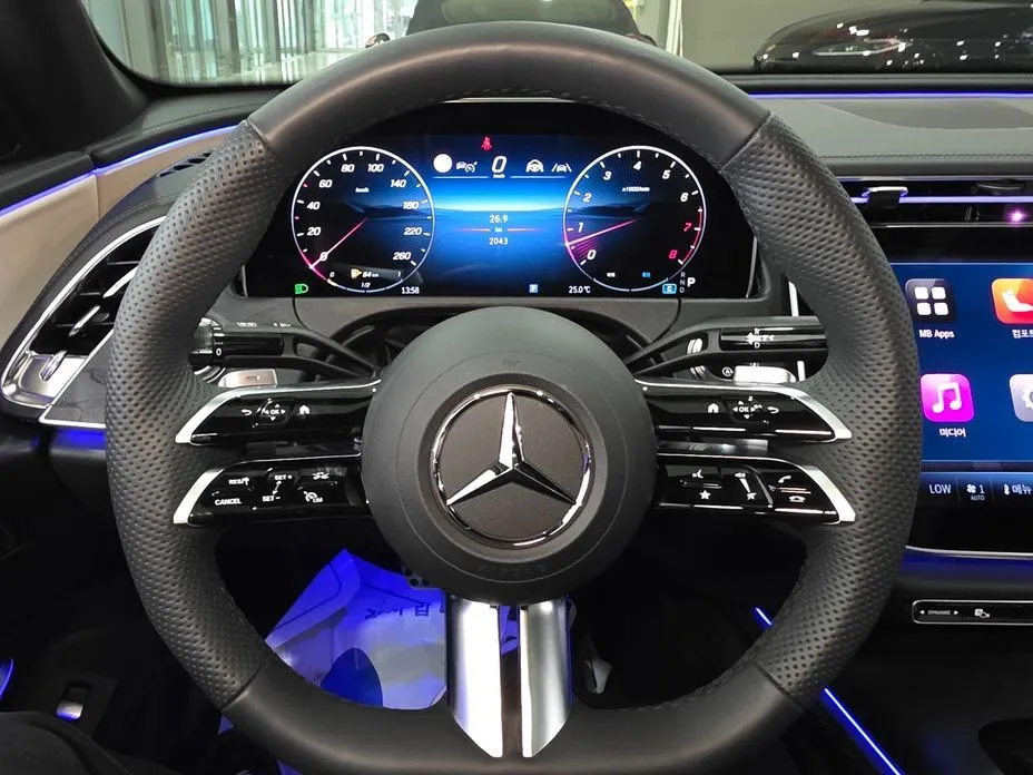 Mercedes-Benz E-Class — фото 10