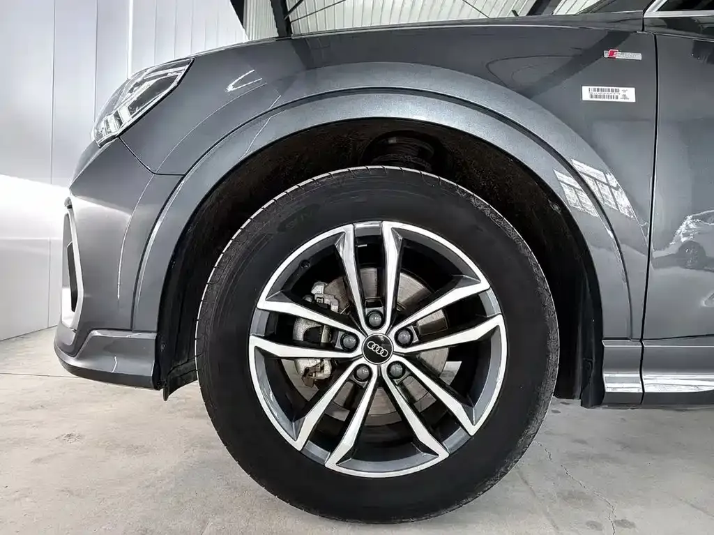 Audi Q3 — фото 5