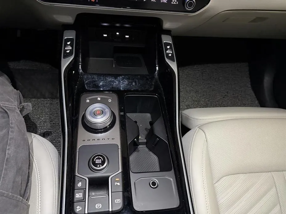 Kia Sorento — фото 9