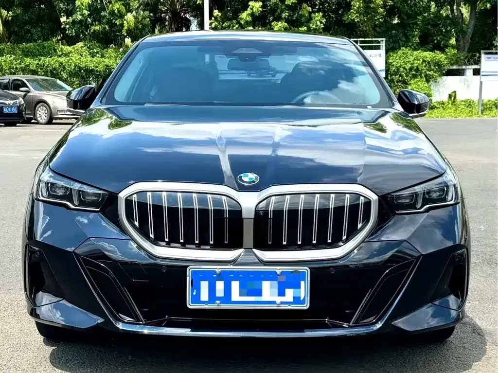 BMW 5 Series — фото 3