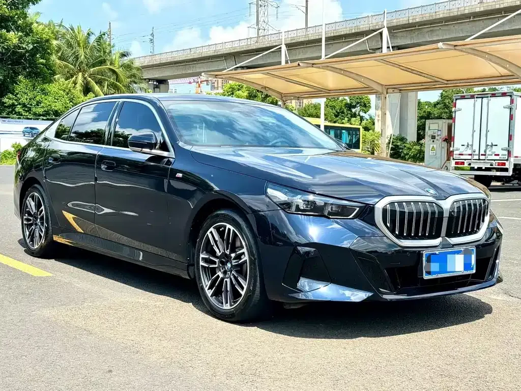 BMW 5 Series — фото 2