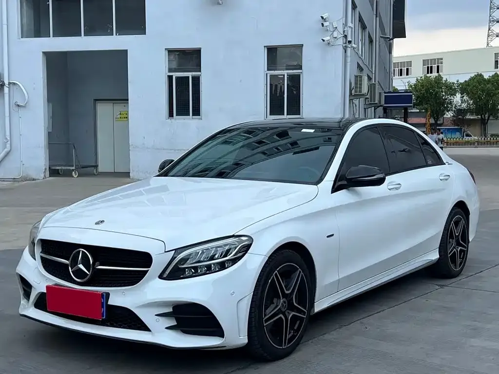 Mercedes-Benz C-Class — фото 1