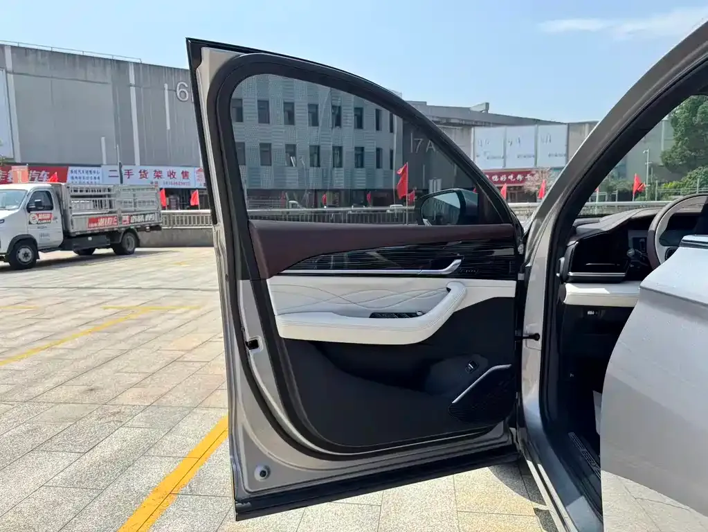 Geely Xingyue L — фото 10