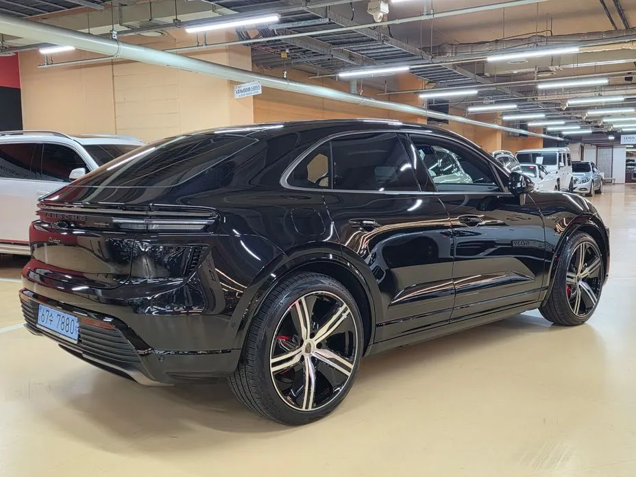 Porsche Macan — фото 10