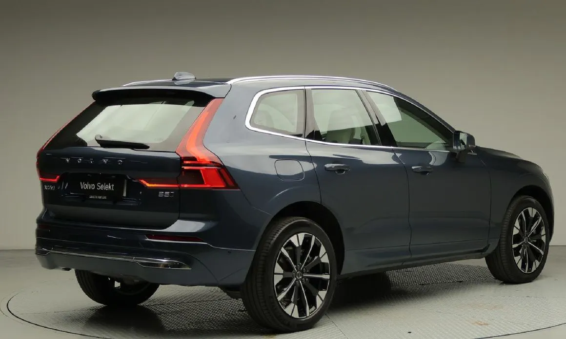 Volvo XC60 — фото 10