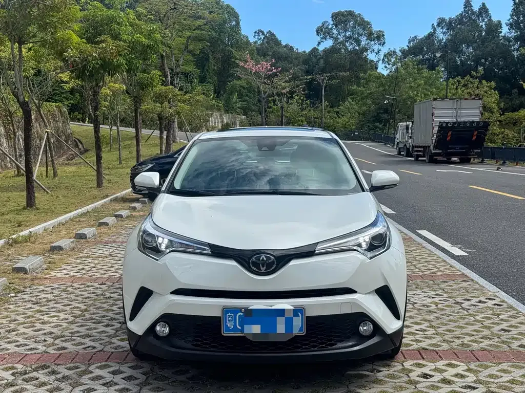 Toyota C-HR — фото 3