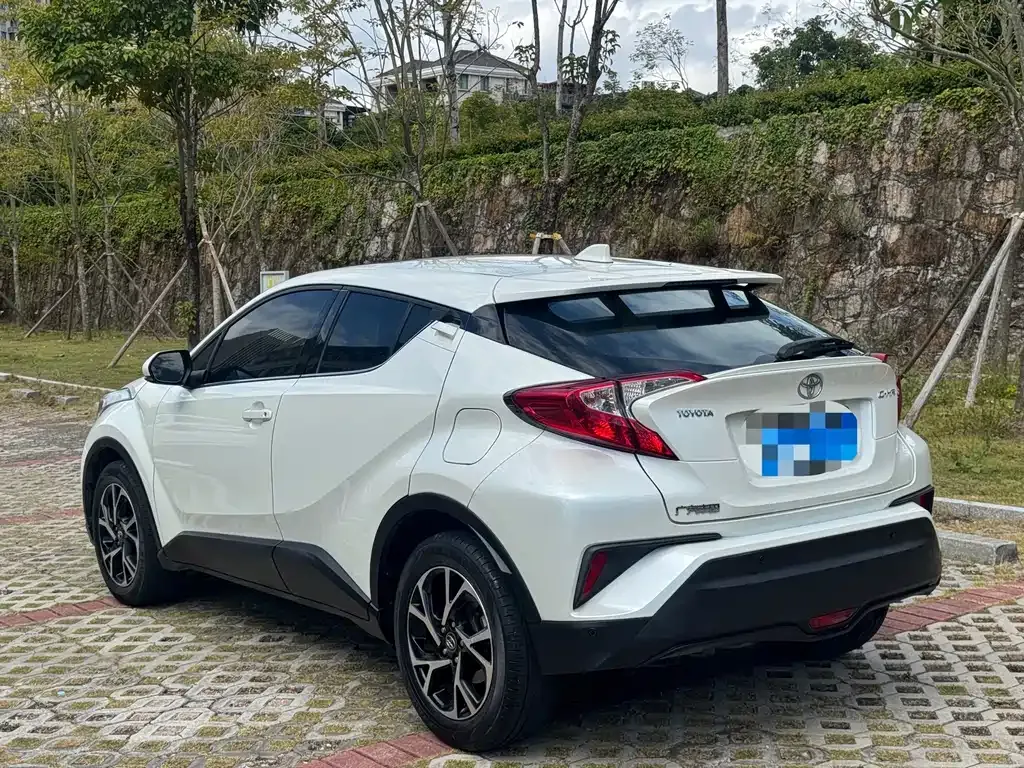 Toyota C-HR — фото 4