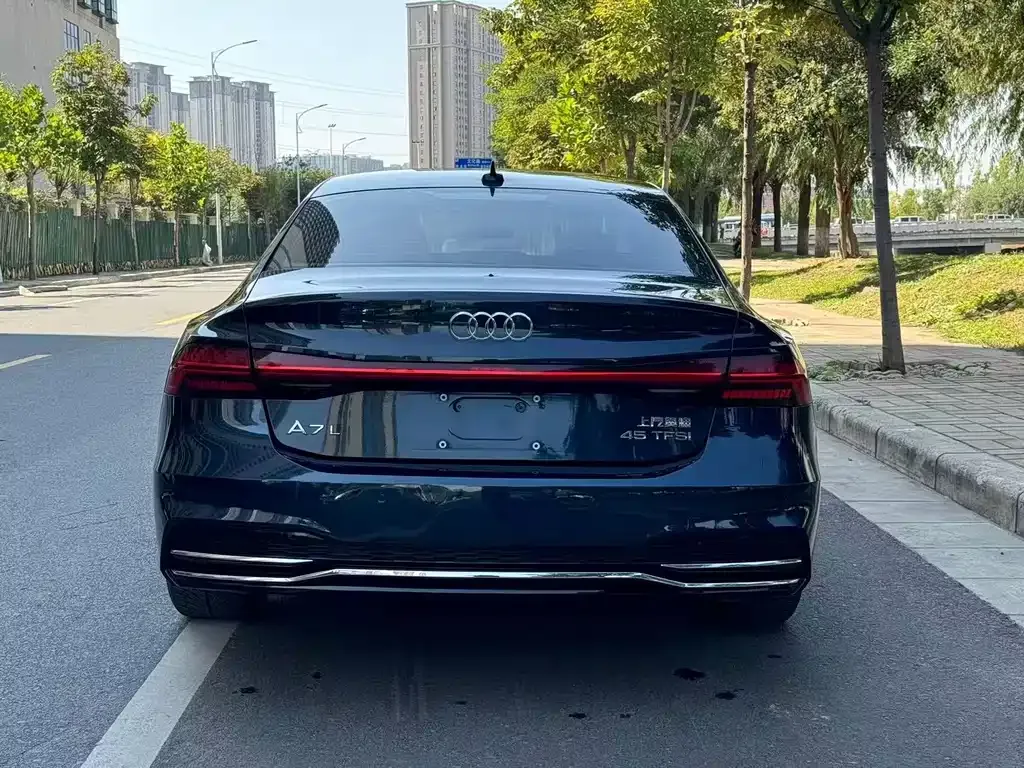 Audi A7L — фото 9