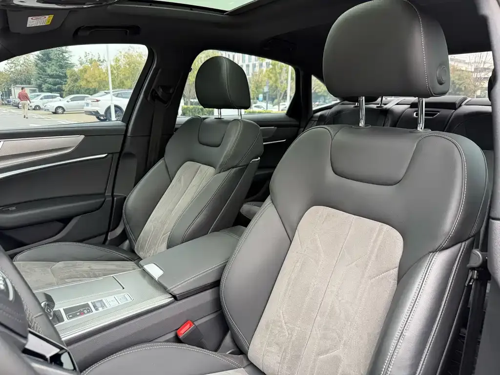 Audi A6L — фото 10