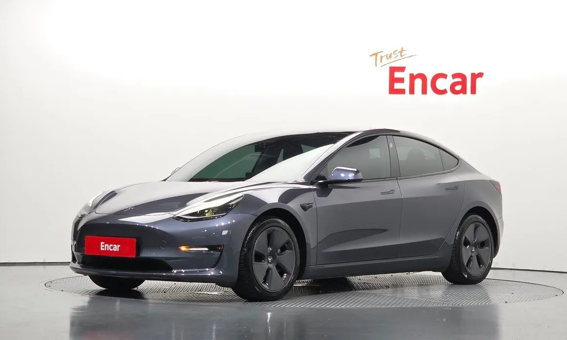 Tesla Model 3 — фото 1
