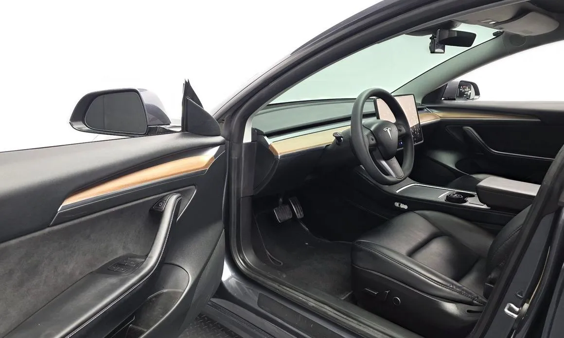 Tesla Model 3 — фото 10