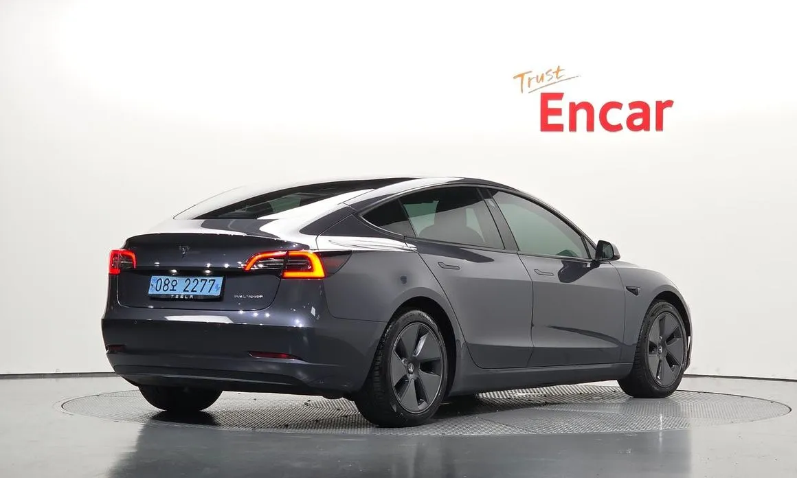 Tesla Model 3 — фото 5