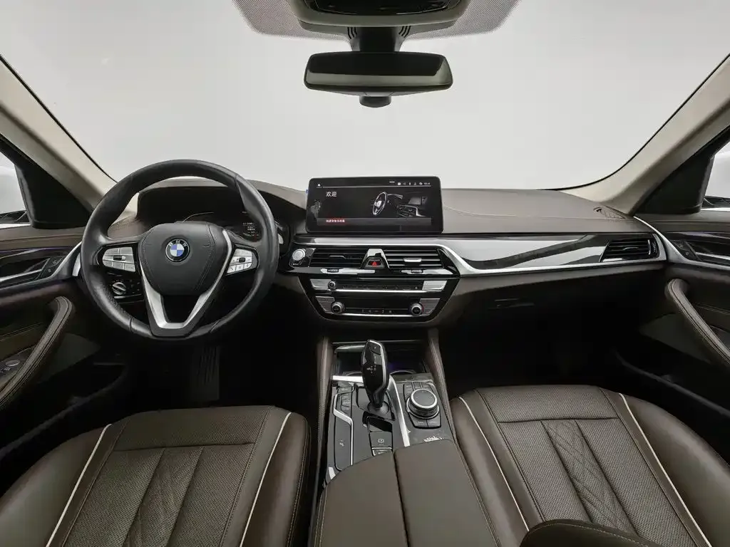 BMW 5 Series — фото 4