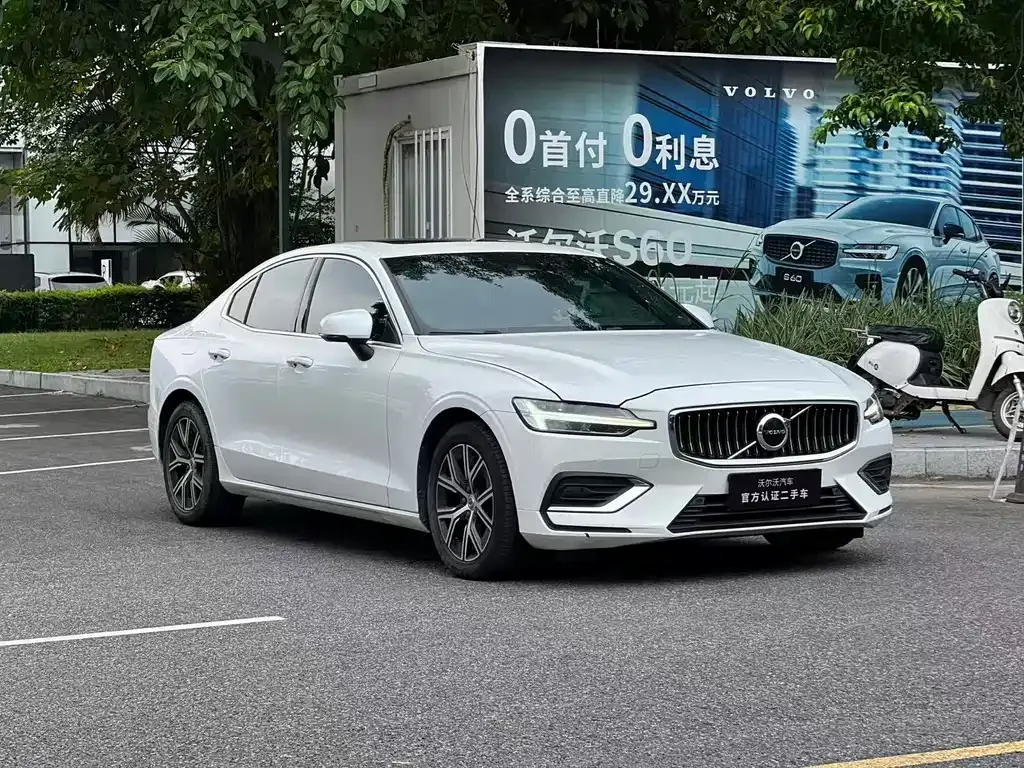 Volvo S60 — фото 5