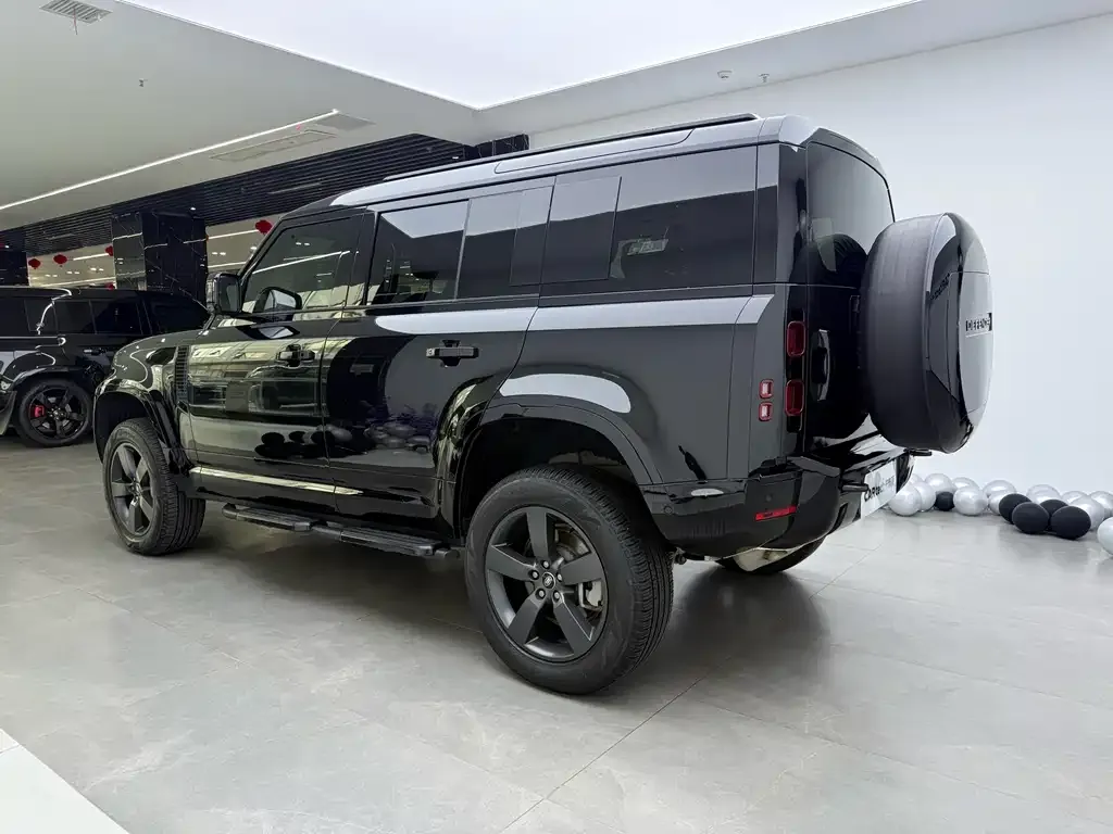 Land Rover Defender — фото 10