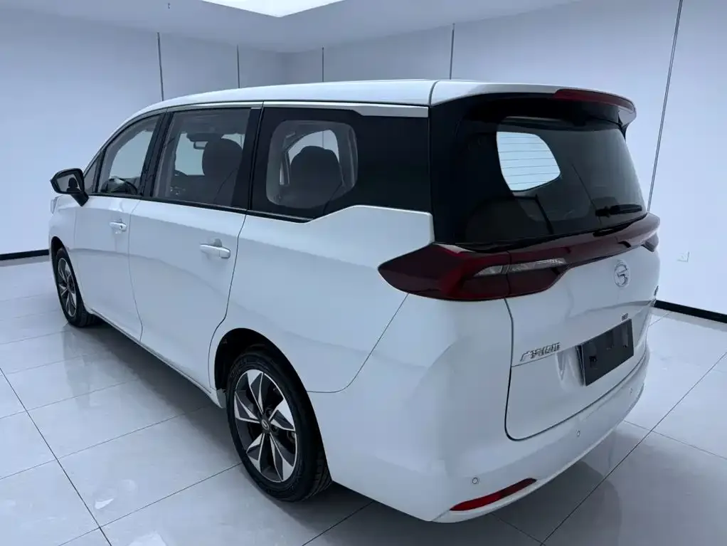 GAC Motor Trumpchi M6 — фото 9