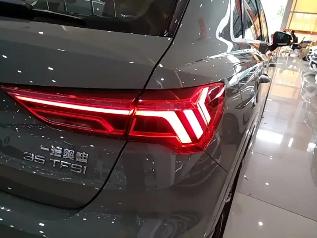 Audi Q3 — фото 2