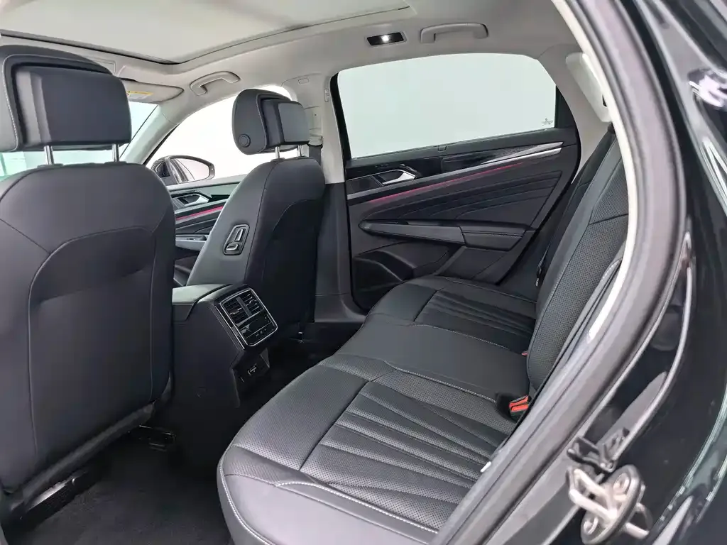 Volkswagen Passat — фото 7