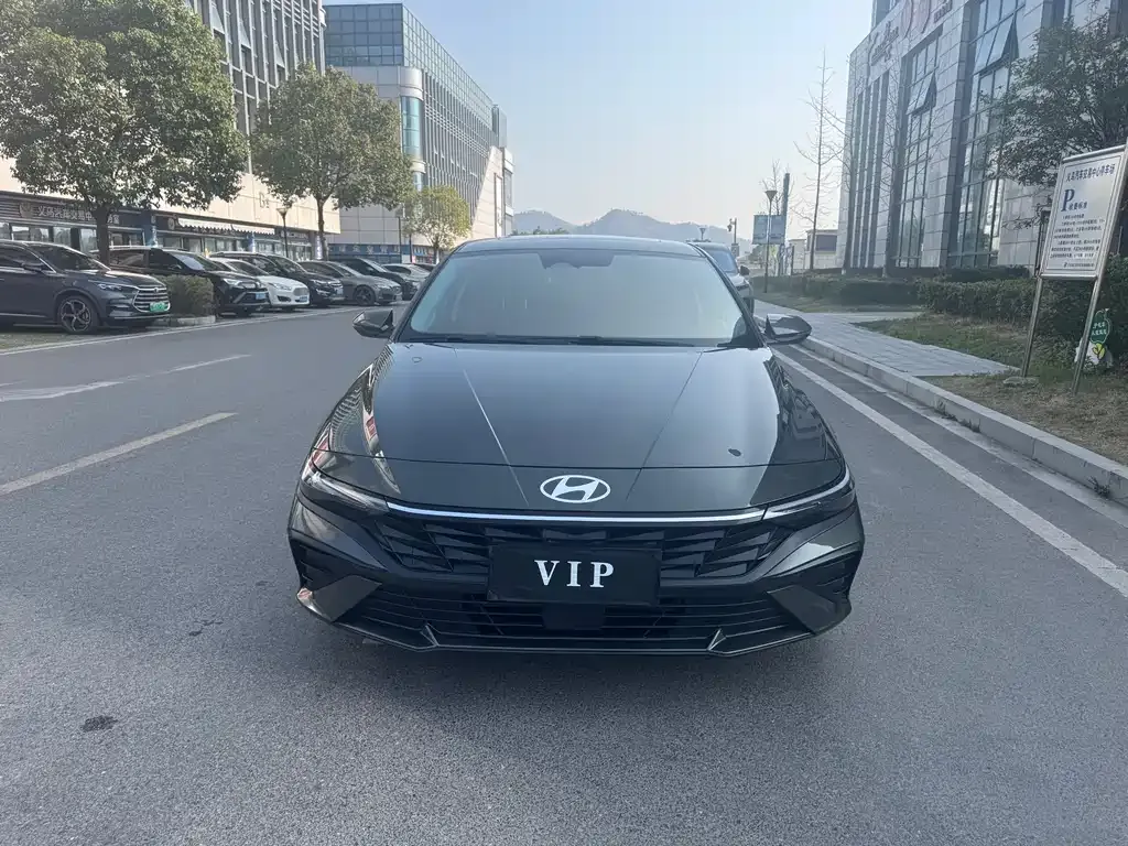 Hyundai Elantra — фото 4