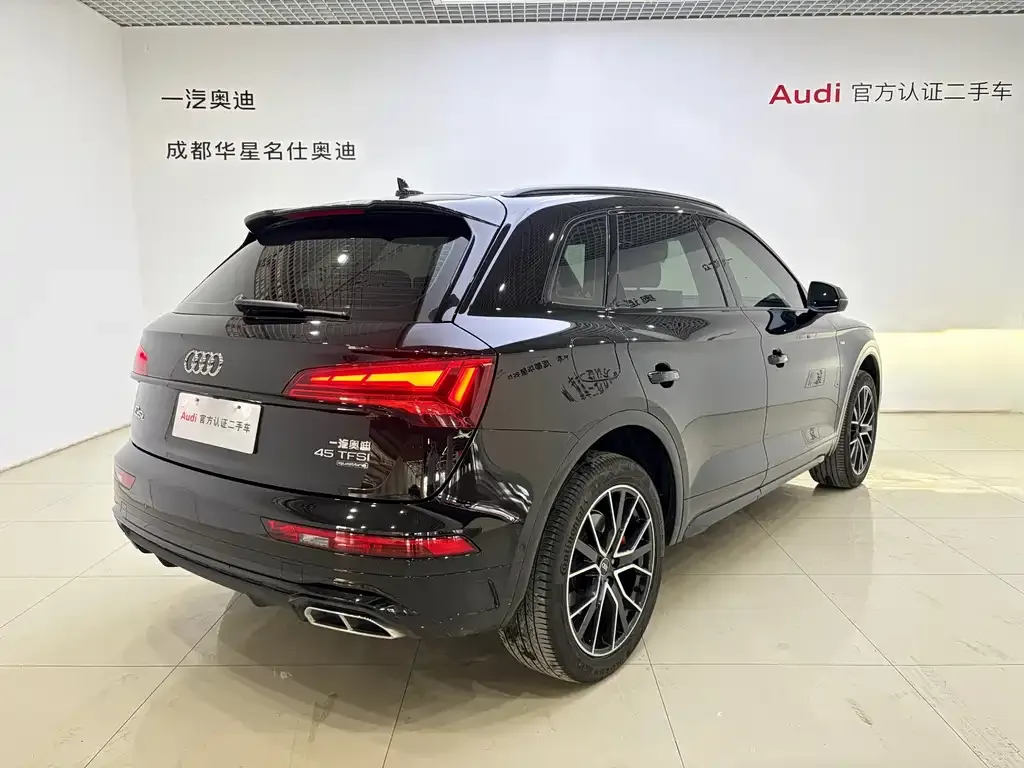 Audi Q5L — фото 6