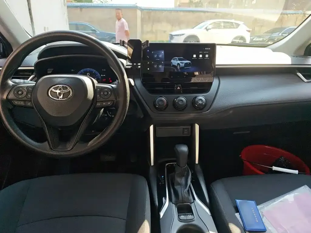 Toyota Corolla Cross — фото 10