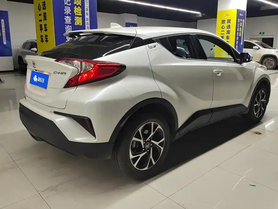 Toyota C-HR — фото 6