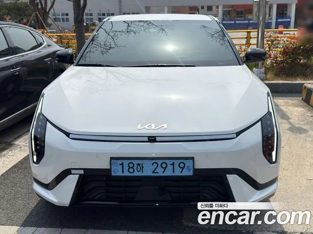 Kia EV4 — фото 1