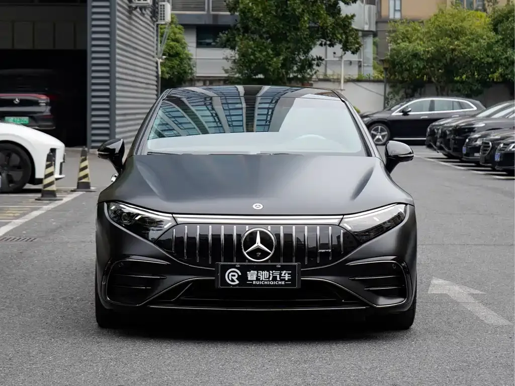 Mercedes-Benz EQS AMG — фото 3