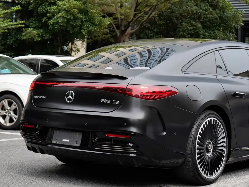 Mercedes-Benz EQS AMG — фото 10