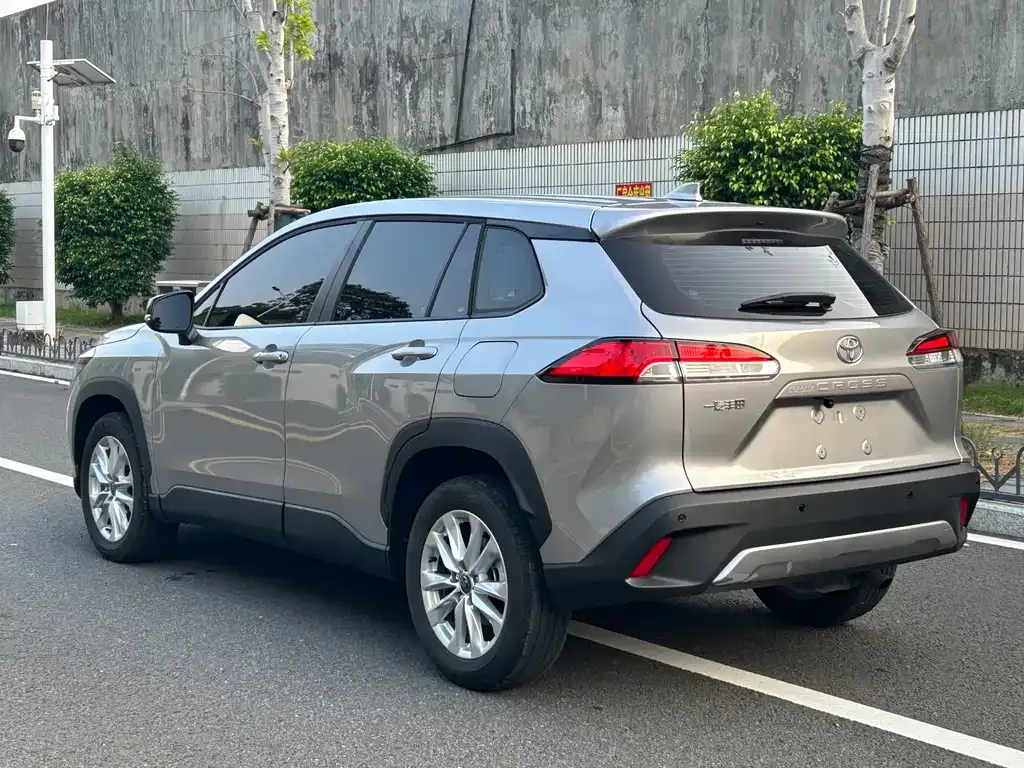 Toyota Corolla Cross — фото 2