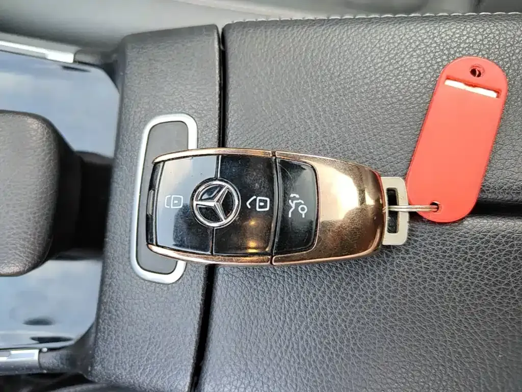 Mercedes-Benz EQA — фото 4